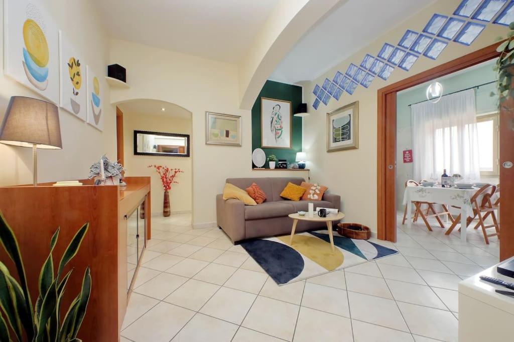 Relax Rome With 2 Balconies - 2 Bedroom Flat, 3Rd Floor With Lift, High Comfort, Quite, A Walk From Urban Train Station Gemelli And Metro A Stops Battistini & Cornelia Connecting To Center In 20 Minutes, 2 Steps From Bus Stop, Cycle Path, Groceries エクステリア 写真
